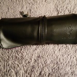 Makeup brush bag